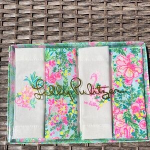 NWT Lilly Pulitzer Pink Green Blue Vibrant Tropical Floral Reusable Napkin 4 Set